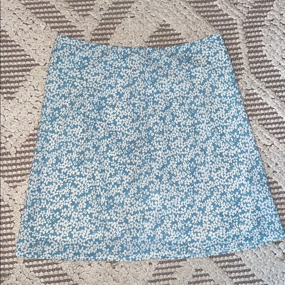 Princess Polly Dresses & Skirts - Princess Polly floral skirt